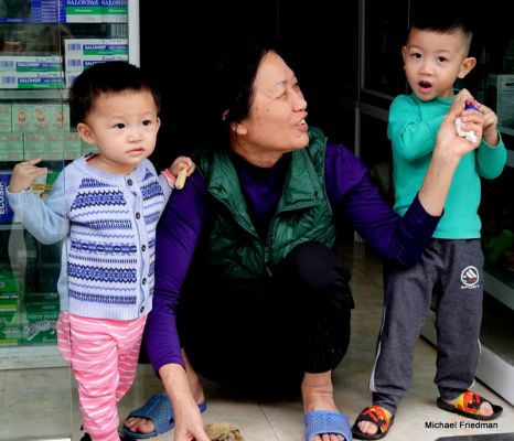 1 Family in Halong Bay 1